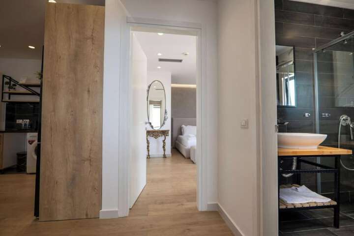 Room 46 of 91