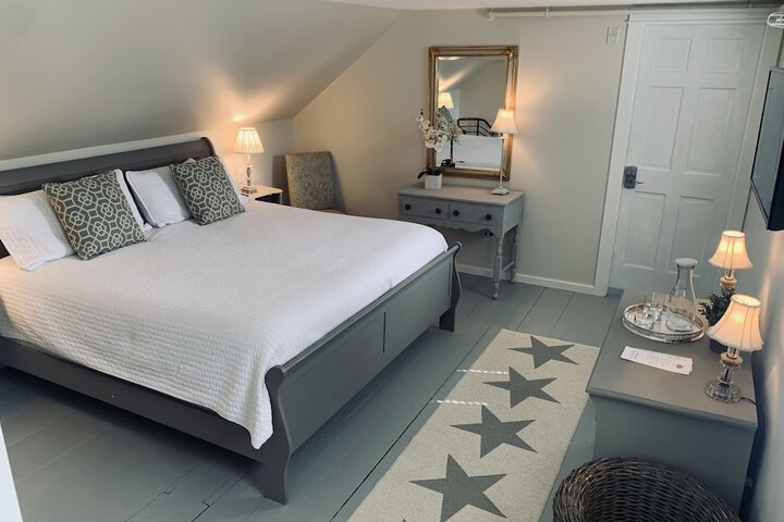Room 15 of 66