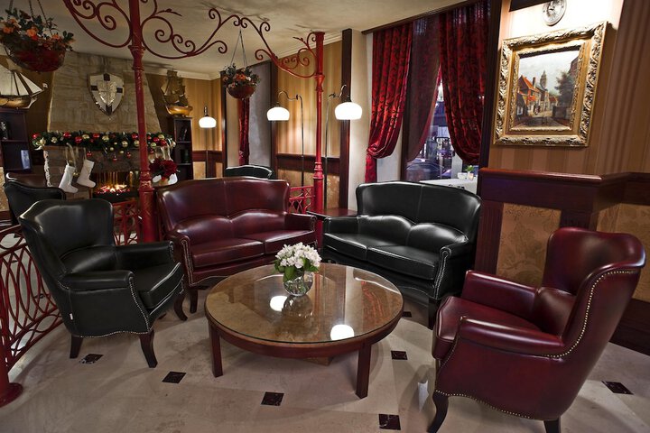 Hotel Interior 4 of 89