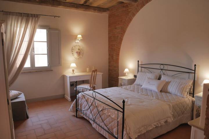 Room 4 of 62