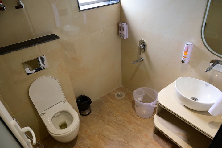 Room 10 of 10