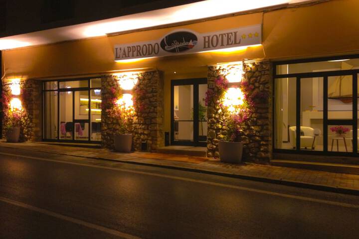 Hotel 77 of 82