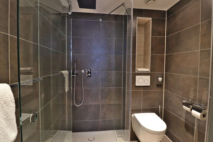 Room 35 of 48