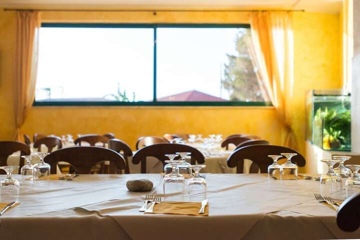 Dining 46 of 89