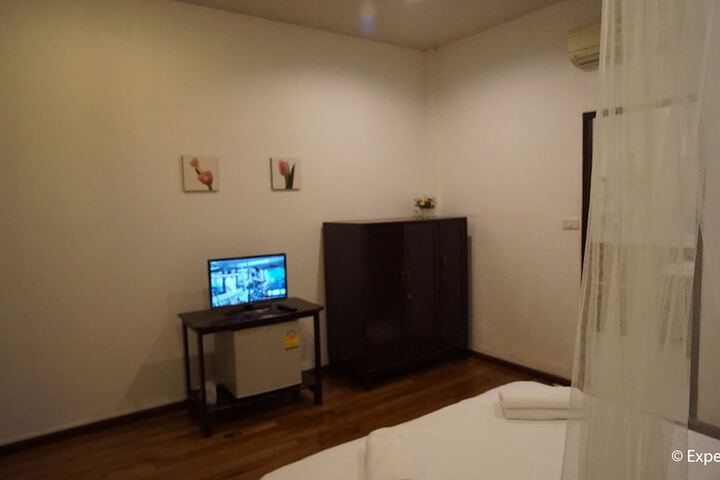 Room 27 of 41