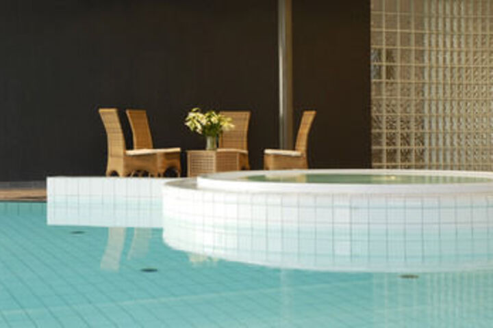 Pool 76 of 89