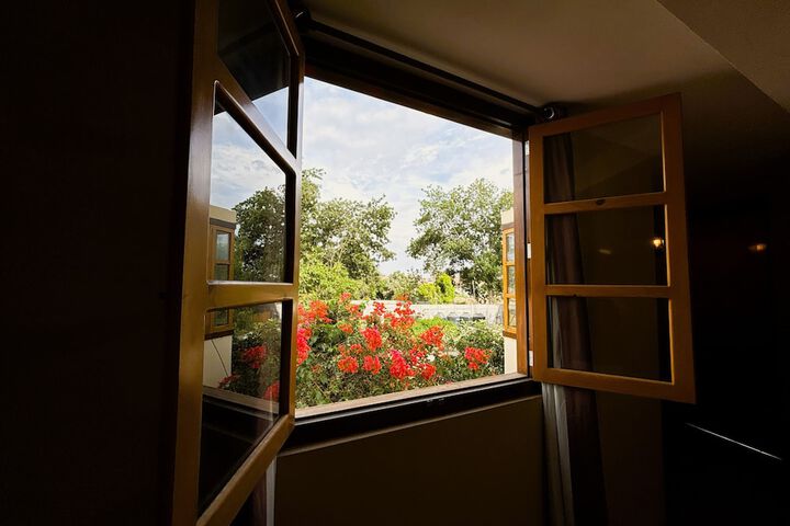 Room 100 of 199