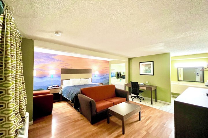 Room 27 of 47