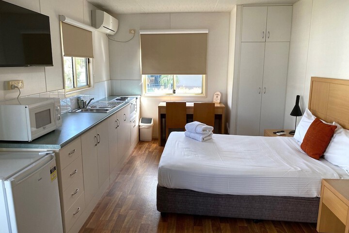 Room 21 of 50