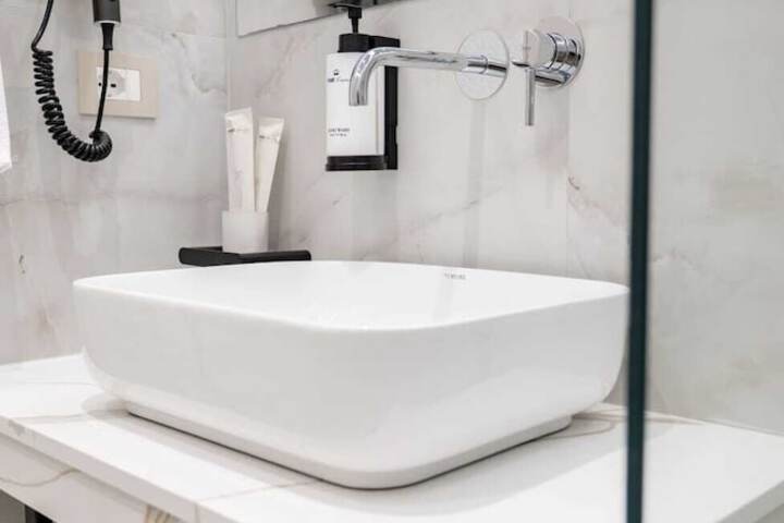 Room 56 of 103