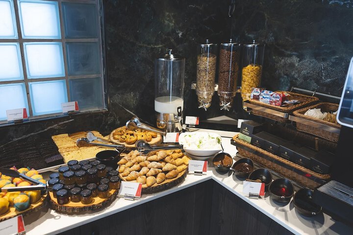 Breakfast/Coffee Service 36 of 59