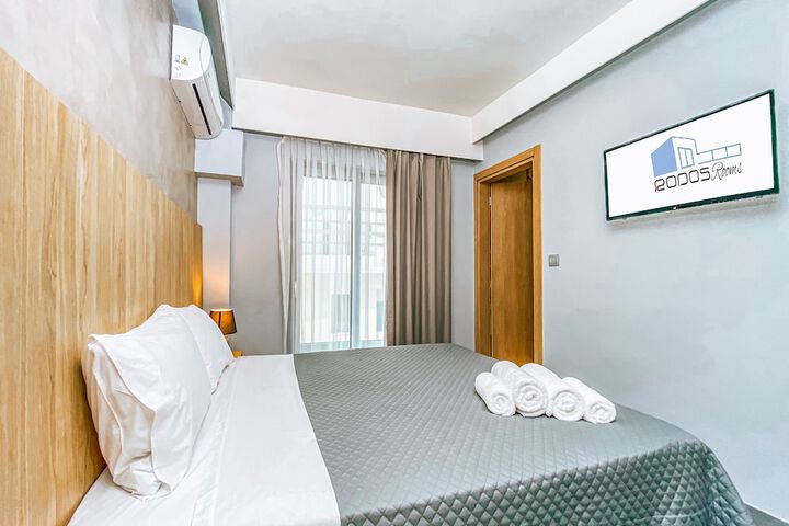 Room 6 of 28