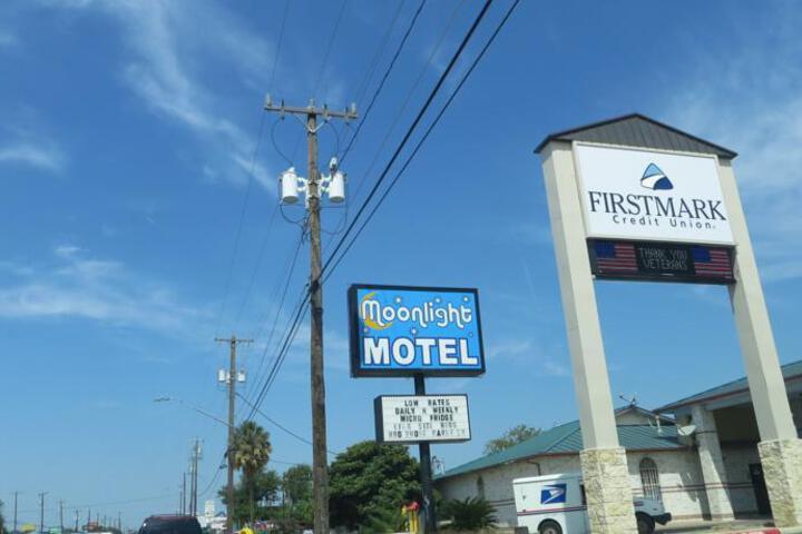 Exterior of MOONLIGHT INN