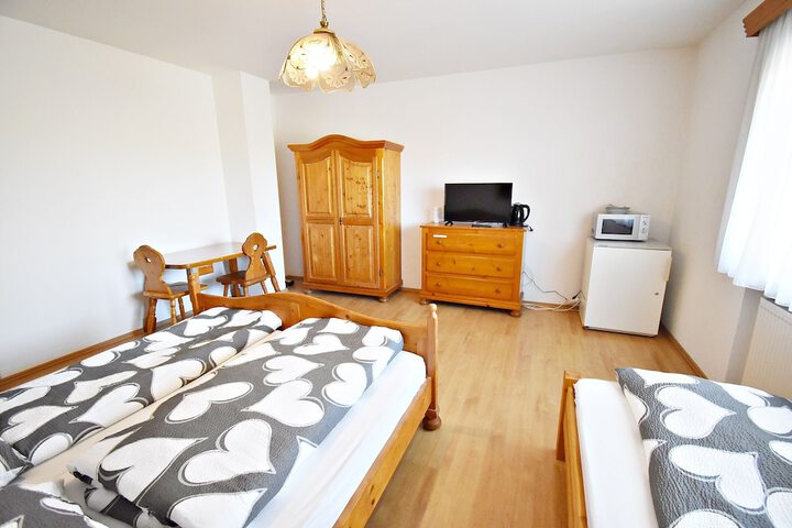 Room 15 of 86