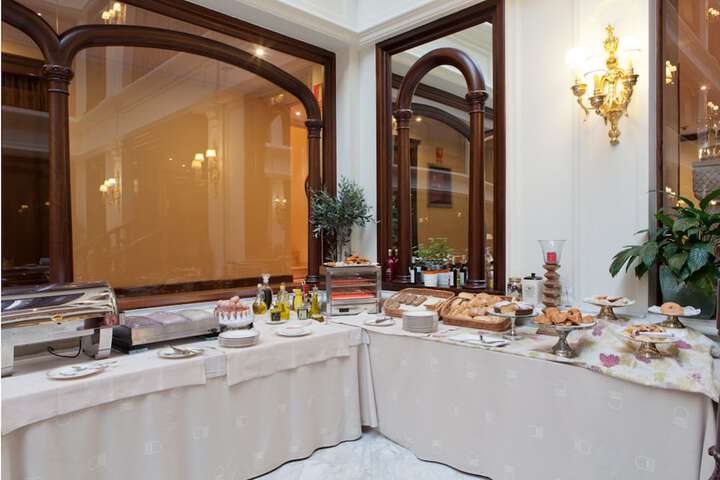 Breakfast/Coffee Service 26 of 41
