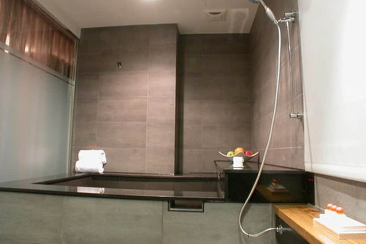 Room 19 of 37