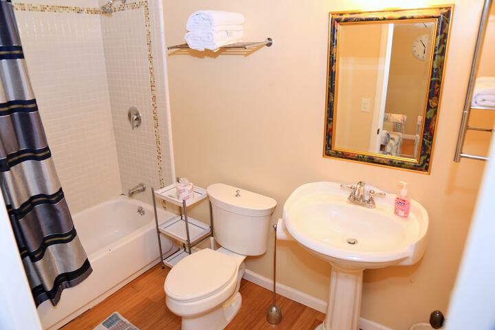 Room 16 of 25
