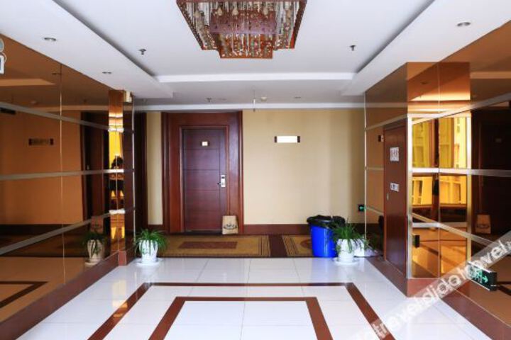 Hotel Interior 8 of 38