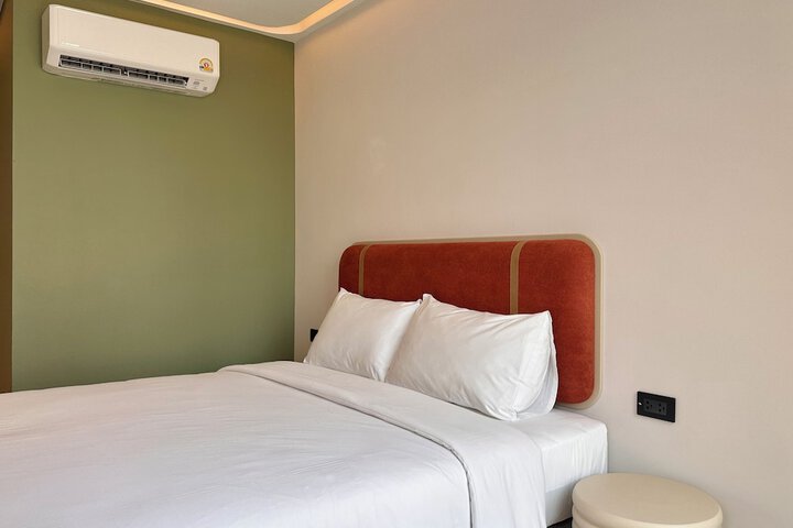 Room 9 of 79