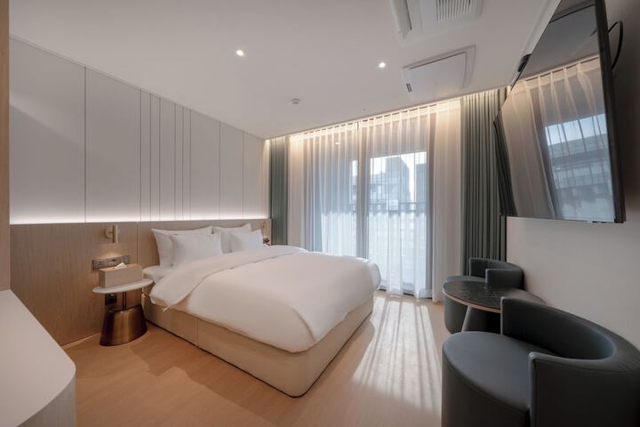 Room 35 of 51
