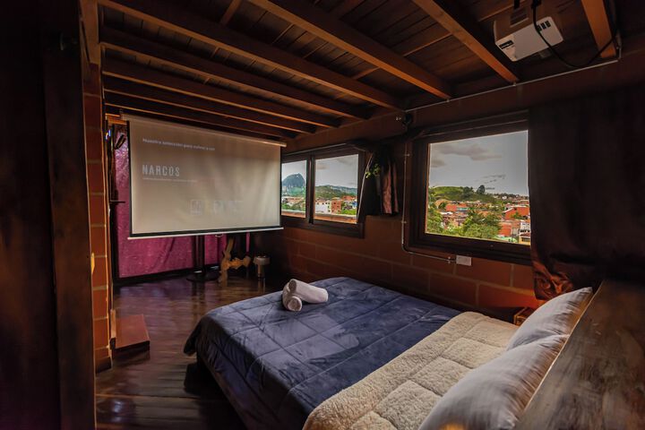 Room 28 of 63