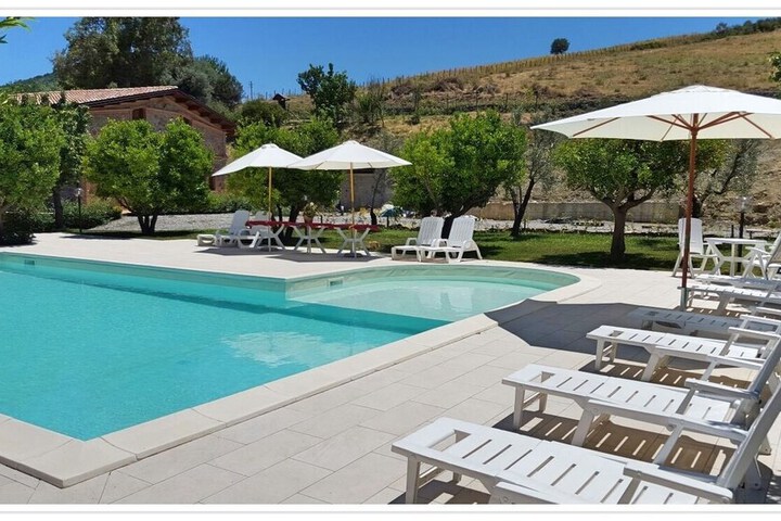 Pool 18 of 26