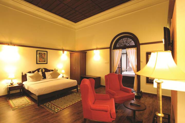 Room 5 of 20