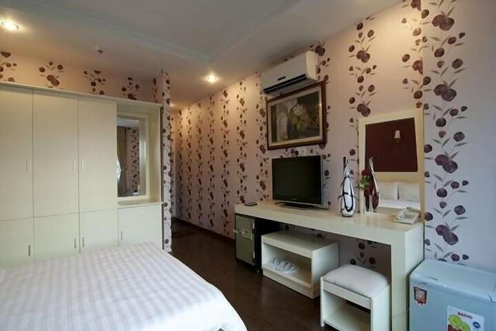 Room 18 of 80