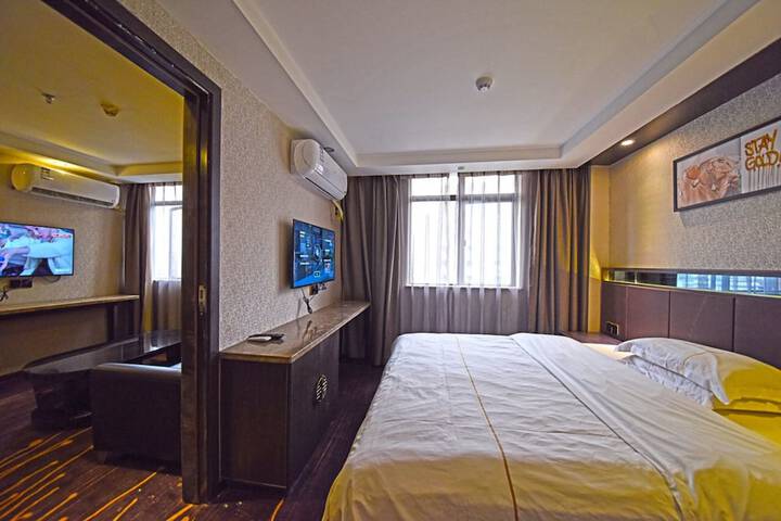 Room 12 of 53