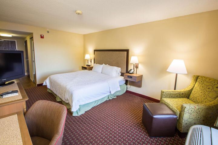 1 King Bed (13 of 17)