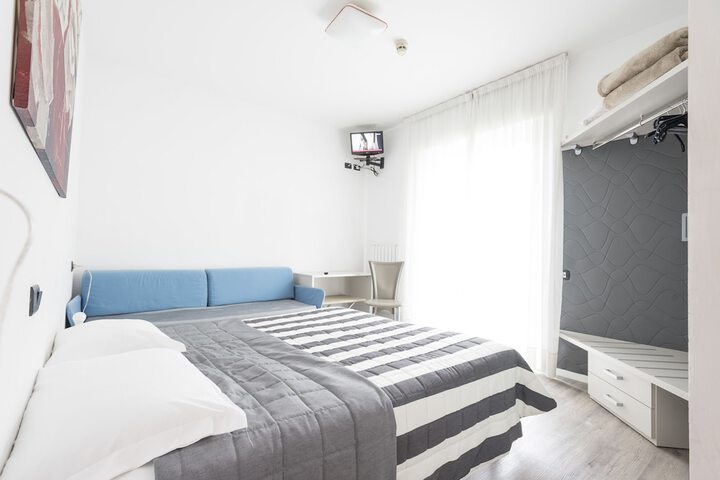 Room 10 of 46