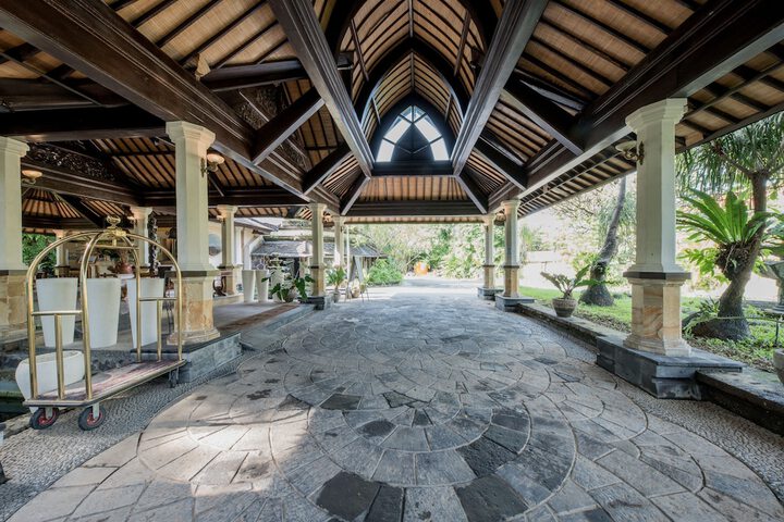 Lobby Entry