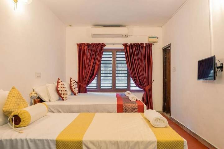 Room 3 of 84