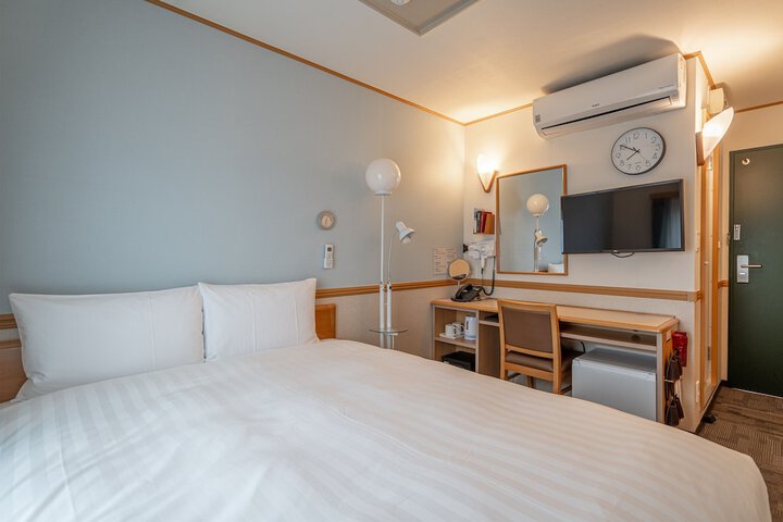 Room 6 of 34