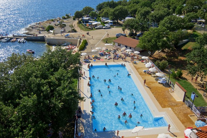 Hotel Pool