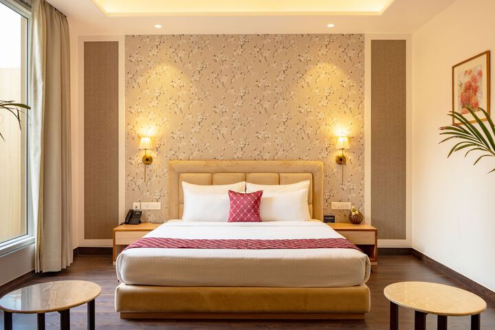 Room 4 of 30