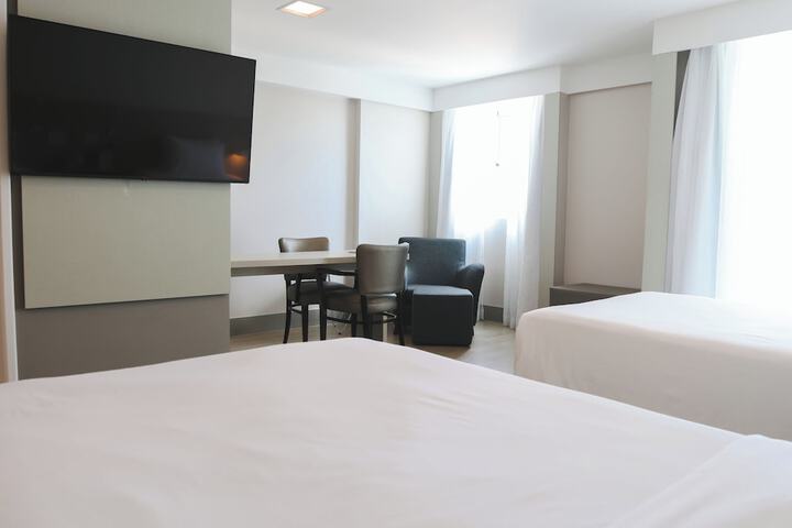 Room 21 of 80