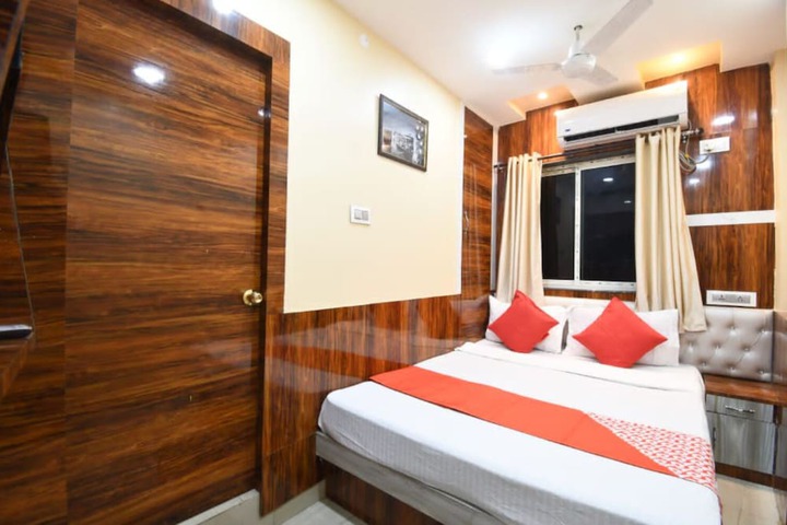 Room 3 of 12