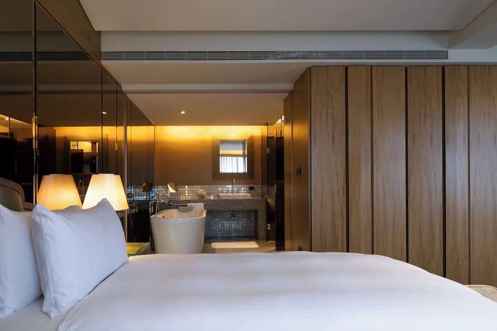 Room 25 of 98