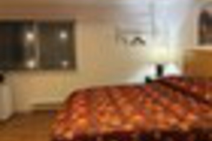 Room 44 of 168