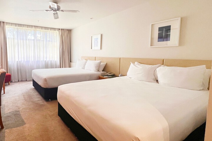 Room 12 of 66