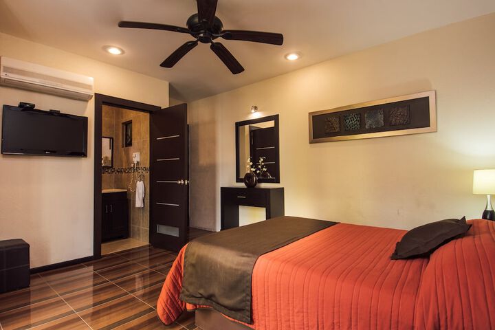 Room 7 of 38