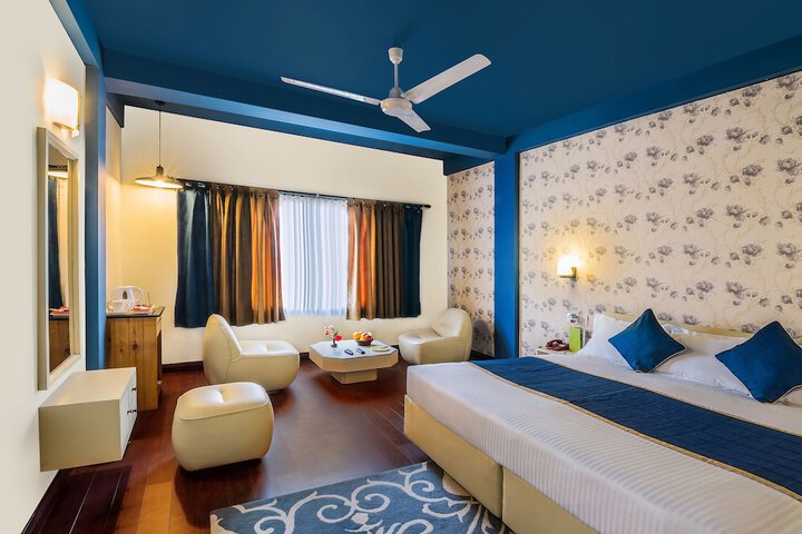 Room 12 of 120