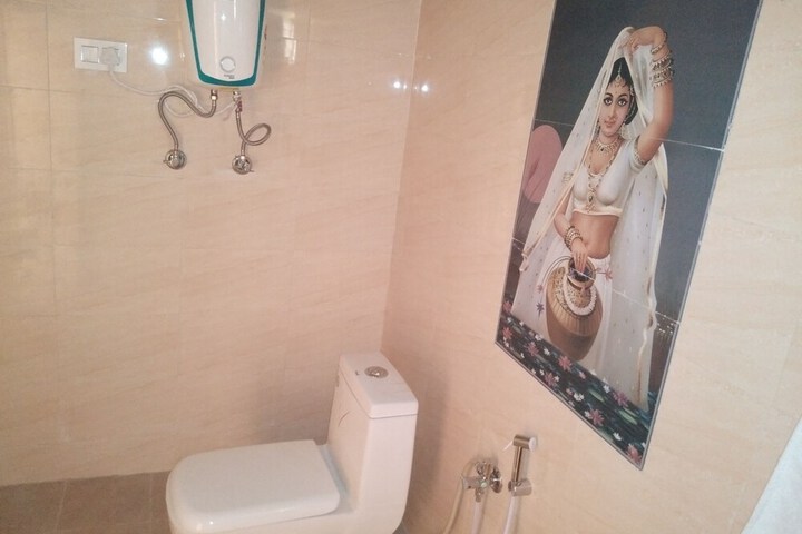 Room 10 of 43