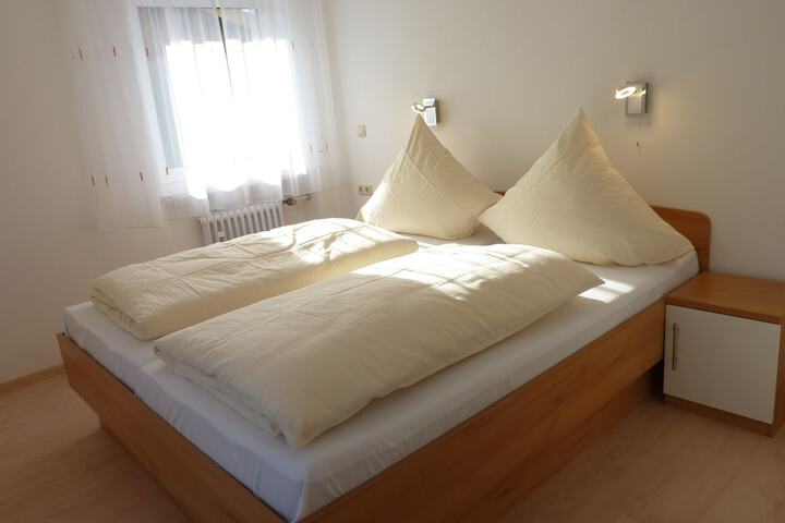 Room 4 of 68