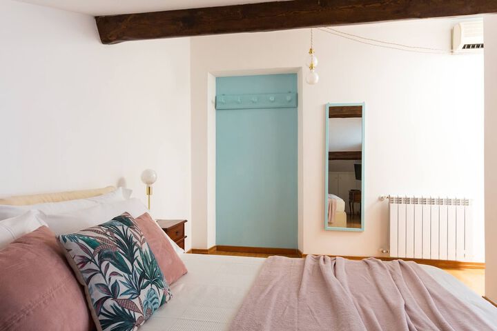 Room 45 of 134