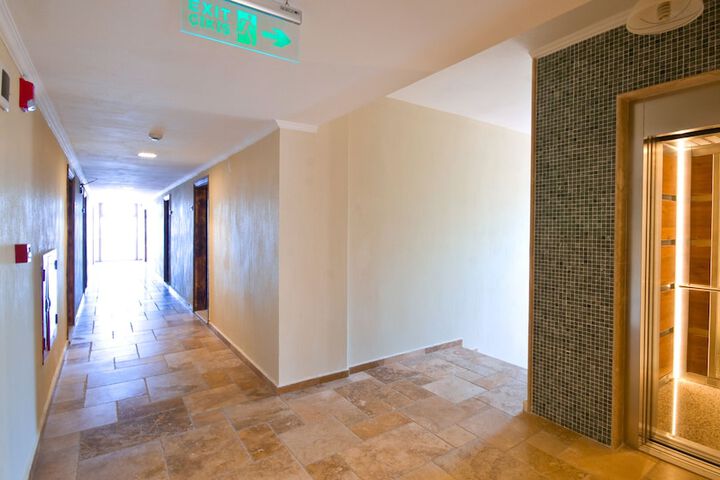 Ballroom/Hall 30 of 50