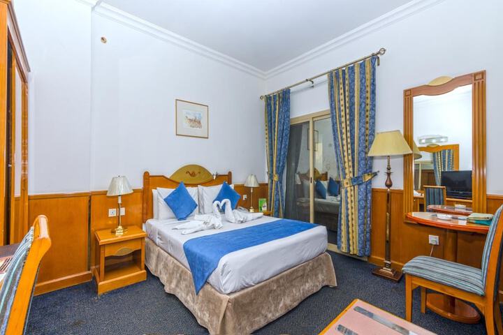 Room 21 of 49