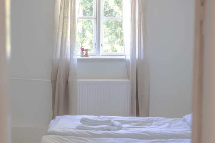 Room 6 of 15