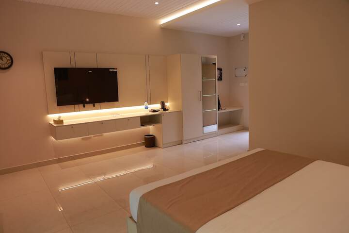 Room 13 of 26